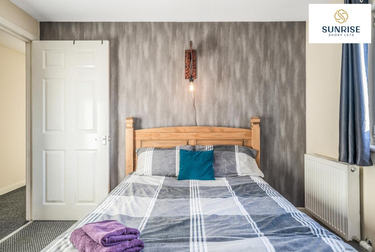 The Law, Has 4 Rooms With Tvs, 2 Bathrooms, Central, Free Parking, Fully Equipped, Contractor And Trades Favourite, 5 Mins To Centre - Long Stays, Invoice And Reduced Price Are Only Via Sunrise Short Lets Dundee Exterior foto