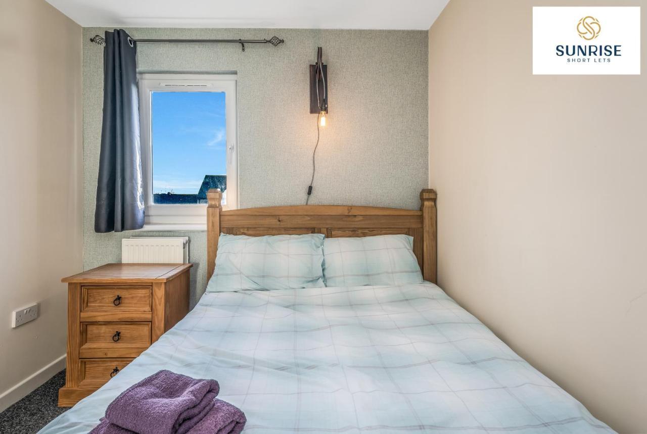 The Law, Has 4 Rooms With Tvs, 2 Bathrooms, Central, Free Parking, Fully Equipped, Contractor And Trades Favourite, 5 Mins To Centre - Long Stays, Invoice And Reduced Price Are Only Via Sunrise Short Lets Dundee Exterior foto