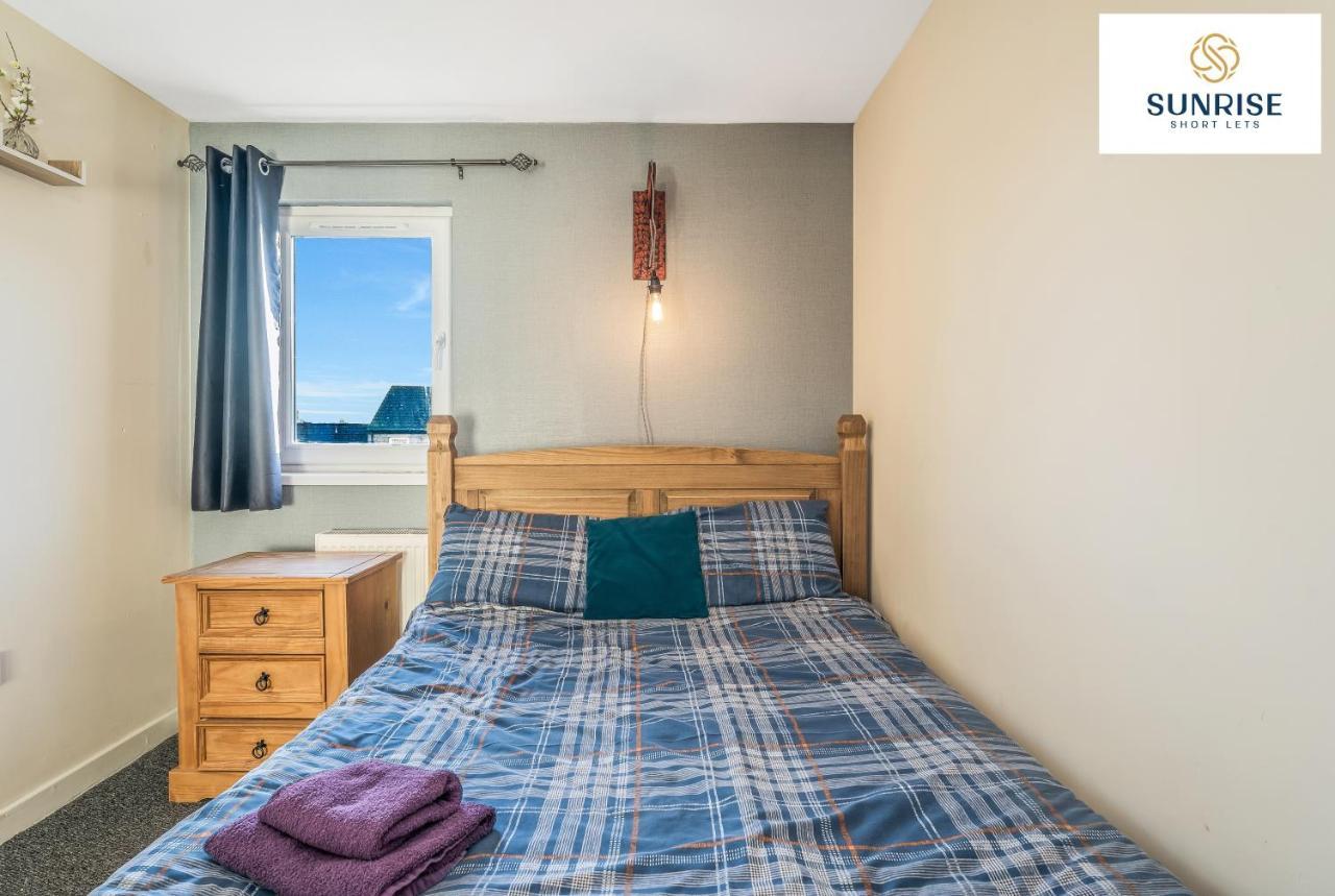 The Law, Has 4 Rooms With Tvs, 2 Bathrooms, Central, Free Parking, Fully Equipped, Contractor And Trades Favourite, 5 Mins To Centre - Long Stays, Invoice And Reduced Price Are Only Via Sunrise Short Lets Dundee Exterior foto