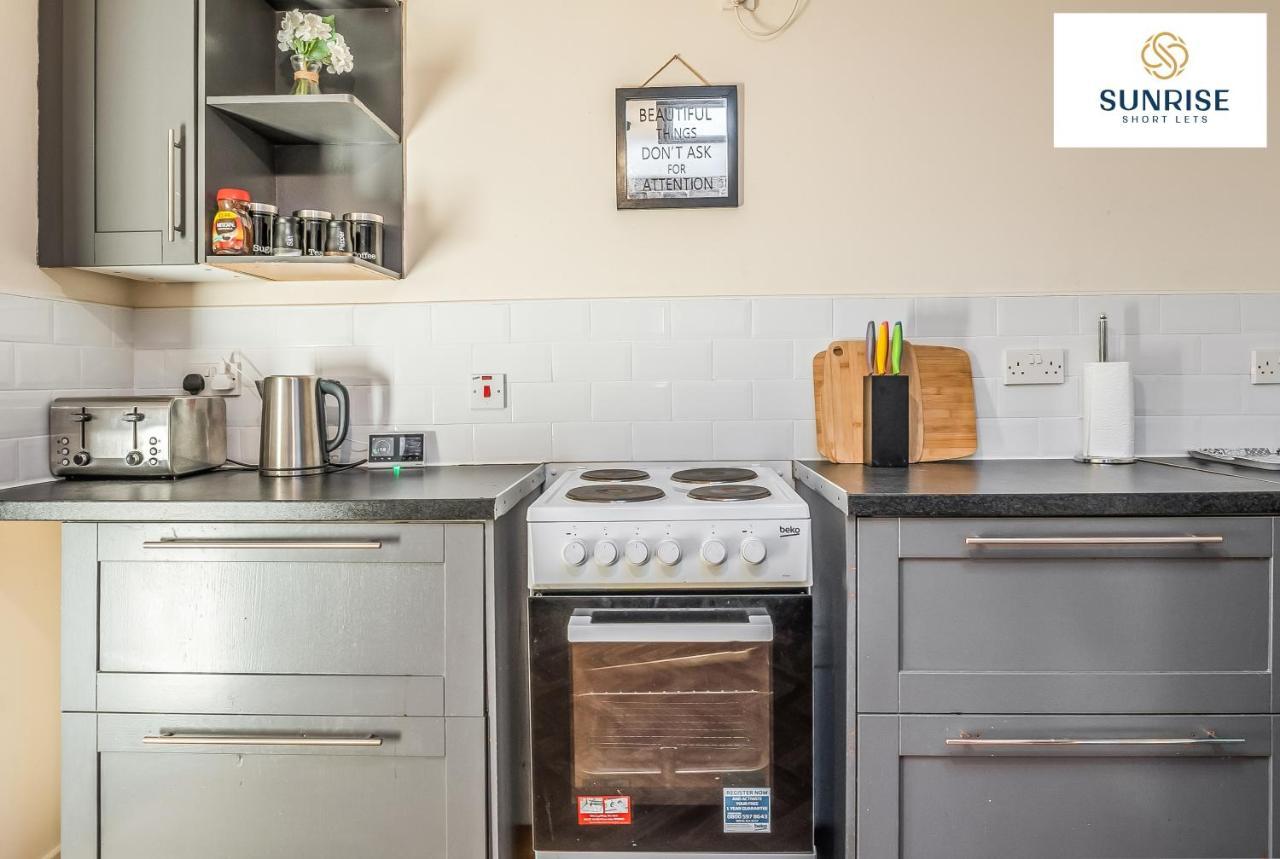 The Law, Has 4 Rooms With Tvs, 2 Bathrooms, Central, Free Parking, Fully Equipped, Contractor And Trades Favourite, 5 Mins To Centre - Long Stays, Invoice And Reduced Price Are Only Via Sunrise Short Lets Dundee Exterior foto