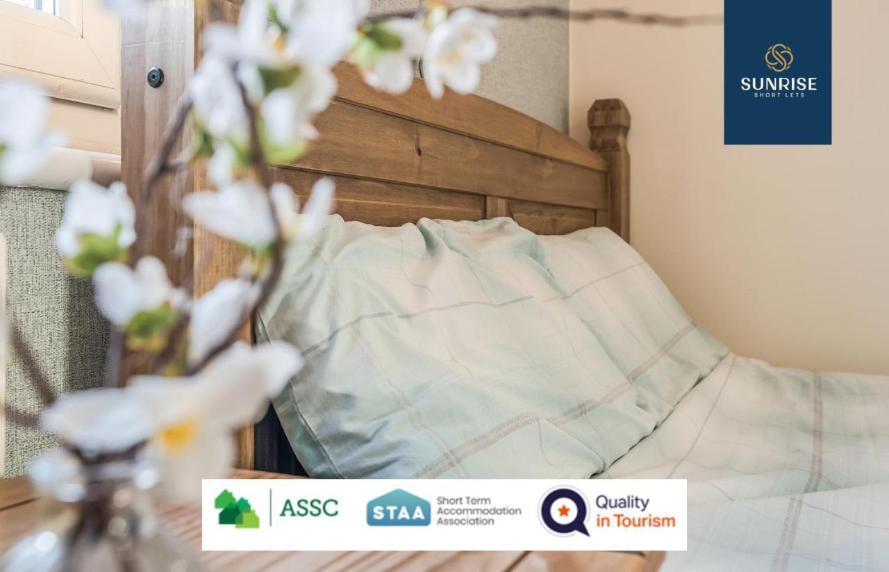 The Law, Has 4 Rooms With Tvs, 2 Bathrooms, Central, Free Parking, Fully Equipped, Contractor And Trades Favourite, 5 Mins To Centre - Long Stays, Invoice And Reduced Price Are Only Via Sunrise Short Lets Dundee Exterior foto