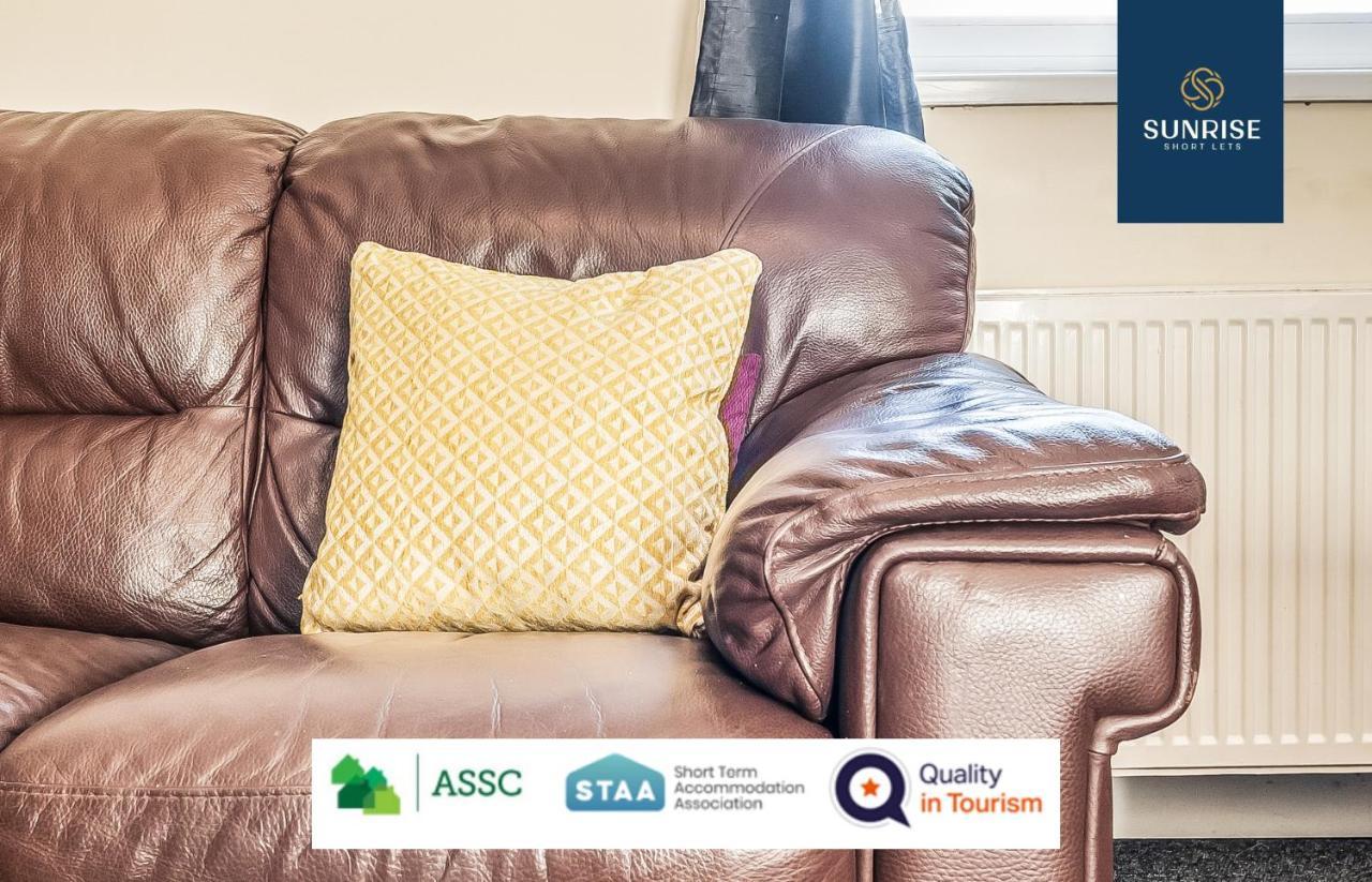 The Law, Has 4 Rooms With Tvs, 2 Bathrooms, Central, Free Parking, Fully Equipped, Contractor And Trades Favourite, 5 Mins To Centre - Long Stays, Invoice And Reduced Price Are Only Via Sunrise Short Lets Dundee Exterior foto